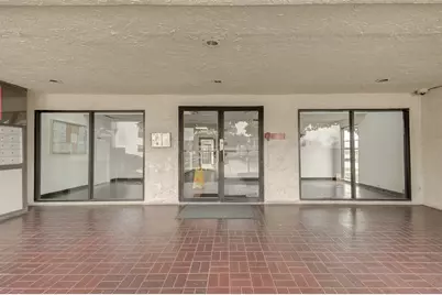 3045 Walnut Bend Lane #25, Houston, TX 77042 - Photo 2