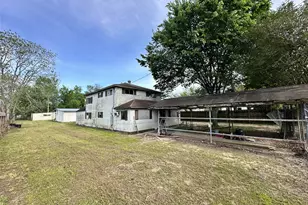 207 S 5th St, Highlands, TX 77562 - Photo 4