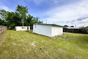 207 S 5th St, Highlands, TX 77562 - Photo 12
