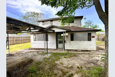 207 S 5th Street, Highlands, TX 77562 - Photo 1