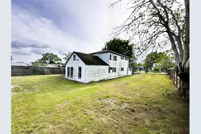 207 S 5th Street, Highlands, TX 77562 - Photo 8