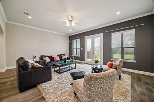 1725 W 23rd St, Houston, TX 77008 - Photo 2