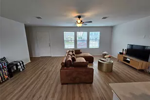 13712 Knights Br Dr, Elgin, TX 78621 - Photo 6