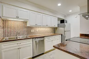 3131 Cummins St, Houston, TX 77027 - Photo 1