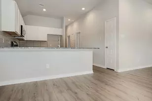 11869 E Gate Dr, Willis, TX 77318 - Photo 6