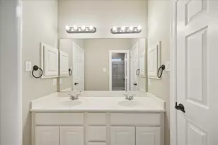 5402 Oakville Ct, Sugar Land, TX 77479 - Photo 14