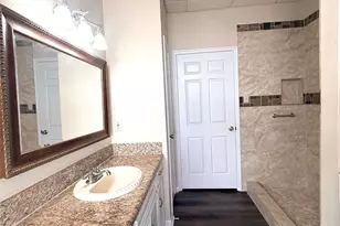 801 6th St N, Texas City, TX 77590 - Photo 8