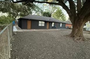 4323 Jamie Ln E, Houston, TX 77048 - Photo 6