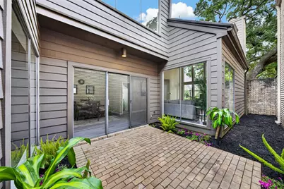 9592 Doliver Drive, Houston, TX 77063 - Photo 10