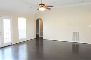 5407 Oak Cove Dr, Houston, TX 77091 - Photo 2
