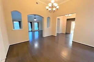 5407 Oak Cove Dr, Houston, TX 77091 - Photo 4