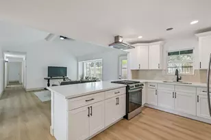 801 S Jackson St, Alvin, TX 77511 - Photo 16