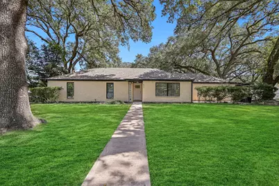 801 S Jackson Street, Alvin, TX 77511 - Photo 1