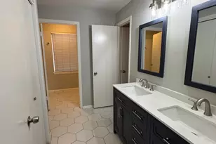 9809 Richmond Ave, Houston, TX 77042 - Photo 14