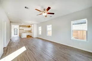 13306 Hayden Peak Dr, Iowa Colony, TX 77583 - Photo 4