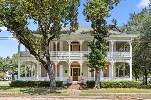 236 Preston St, Columbus, TX 78934 - Photo 1