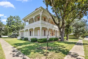 236 Preston St, Columbus, TX 78934 - Photo 2