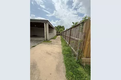 627 Baywood Street, La Porte, TX 77571 - Photo 10