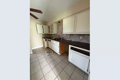 627 Baywood Street, La Porte, TX 77571 - Photo 4