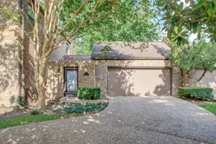6 Town Oaks Pl, Bellaire, TX 77401 - Photo 4