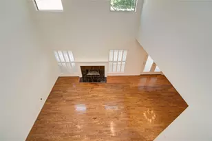 6 Town Oaks Pl, Bellaire, TX 77401 - Photo 22