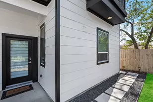 2210 Wipprecht St, Houston, TX 77020 - Photo 2