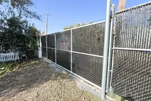 2008 - 2010 Ave O 1/2, Galveston, TX 77550 - Photo 40