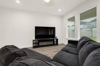 2930 Needham Garden Lane, Houston, TX 77051 - Photo 8
