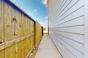 12230 Kirkgard, Houston, TX 77045 - Photo 2
