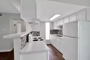 7047 Bissonnet St, Houston, TX 77074 - Photo 6