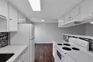 7047 Bissonnet St, Houston, TX 77074 - Photo 8