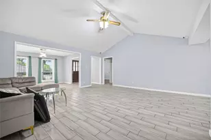 12027 Corona Ln, Houston, TX 77072 - Photo 14