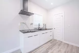 4202 Clay St, Houston, TX 77023 - Photo 2