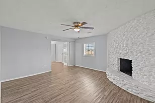 228 Orange St, La Marque, TX 77568 - Photo 2
