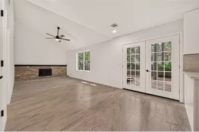 23 Lazy Morning Place, The Woodlands, TX 77381 - Photo 10