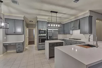 151 Bristol Bend Circle, The Woodlands, TX 77382 - Photo 2