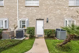 7607 Cambridge St, Houston, TX 77054 - Photo 2