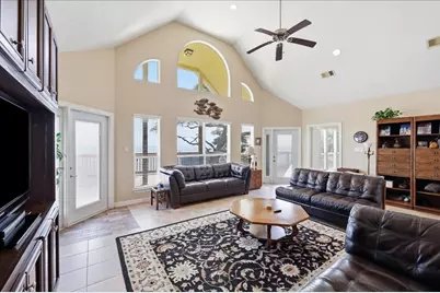 207 Heartfield Lane, Anahuac, TX 77514 - Photo 8