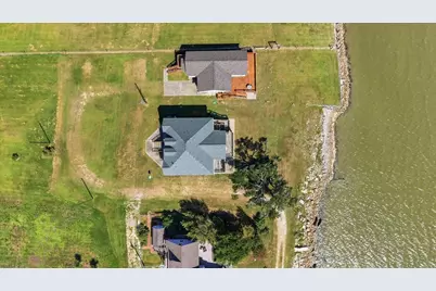 207 Heartfield Lane, Anahuac, TX 77514 - Photo 32