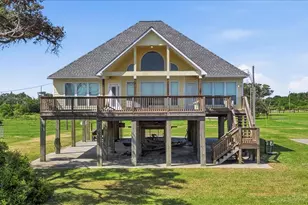 207 Heartfield Ln, Anahuac, TX 77514 - Photo 6