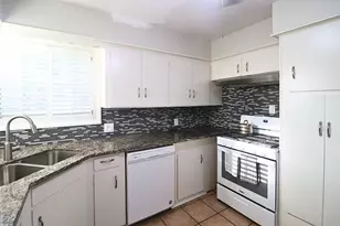 5339 Carew St, Houston, TX 77096 - Photo 8