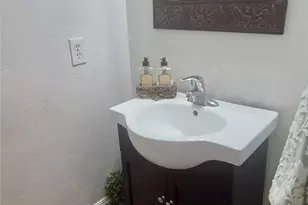42 E Burberry Cir, The Woodlands, TX 77384 - Photo 18