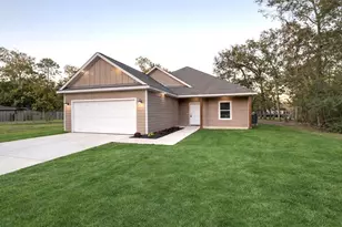 527 Autumn Ln, Livingston, TX 77351 - Photo 1