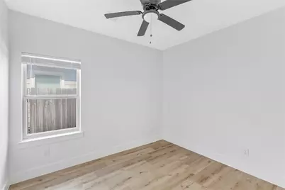 24751 Russet Bluff Trail, Houston, TX 77336 - Photo 16