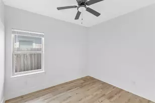 24751 Russet Bluff Trl, Houston, TX 77336 - Photo 16