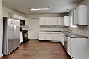 622 Oak Hill Dr, Kemah, TX 77565 - Photo 2