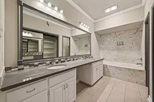 4024 Breakwood Dr, Houston, TX 77025 - Photo 34