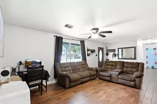 9326 Montgomery Ln, La Porte, TX 77571 - Photo 10