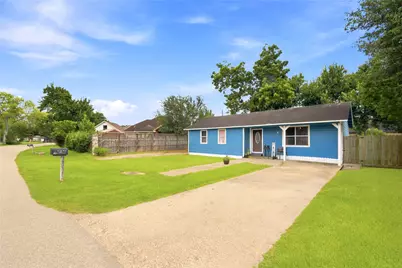 9326 Montgomery Lane, La Porte, TX 77571 - Photo 4