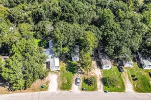 12755 Paradise View Ct, Willis, TX 77318 - Photo 32